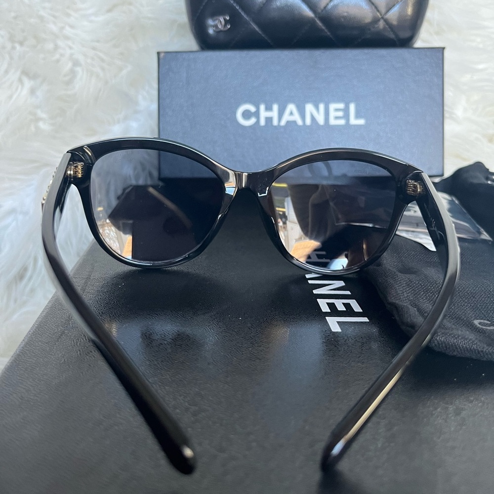 Chanel Logo Sunglasses - Picture 5 of 8